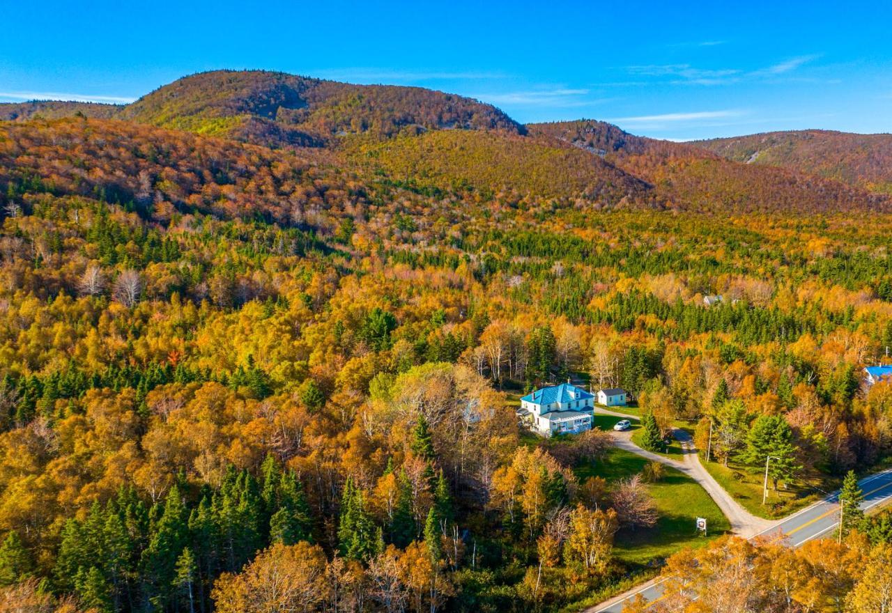 Shoreline Adventure Center&Cottages Birch Plain Exteriör bild